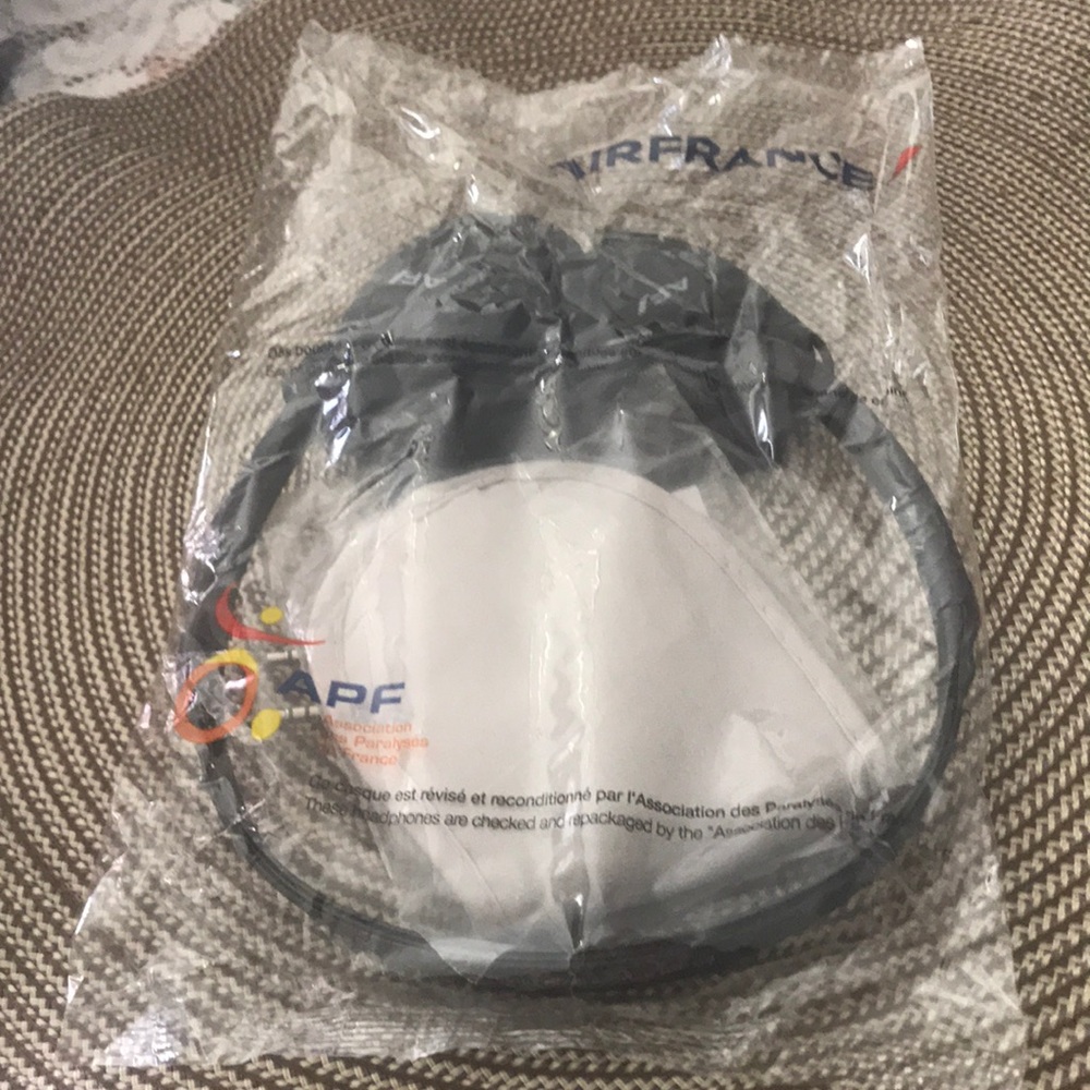 AIR FRANCE TRAVEL PACK.